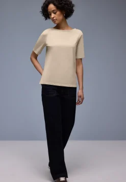 Basic T-Shirt mit U-Boot-Ausschnitt
