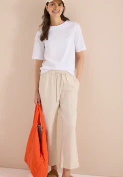 Basic T-Shirt mit U-Boot-Ausschnitt