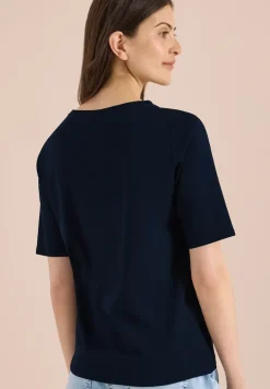 Basic T-Shirt mit U-Boot-Ausschnitt