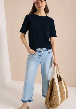 Basic T-Shirt mit U-Boot-Ausschnitt
