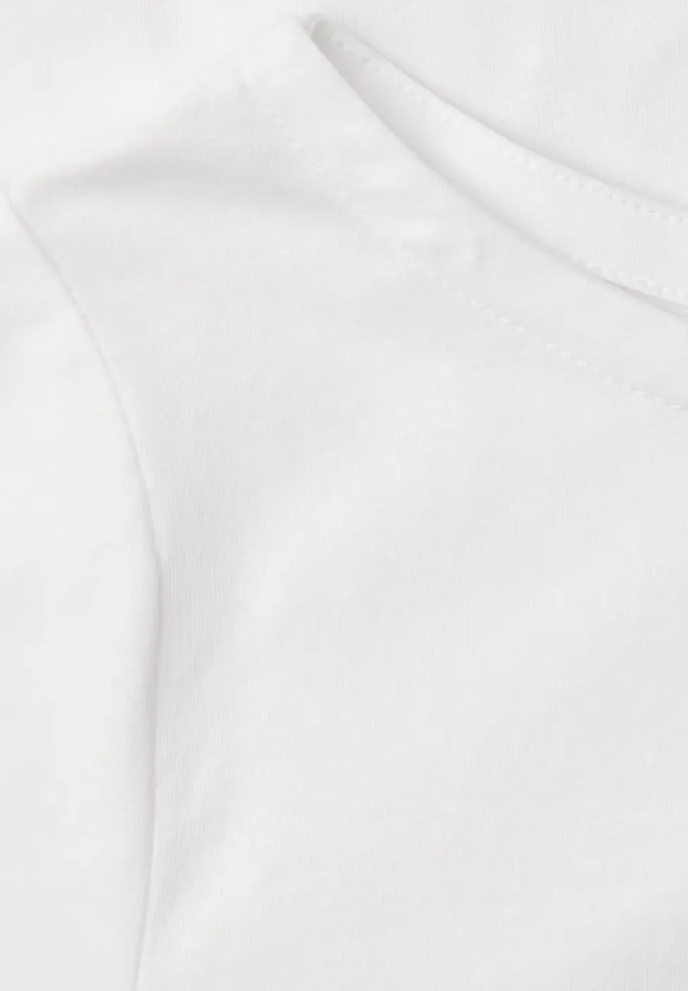 Basic T-Shirt mit U-Boot-Ausschnitt