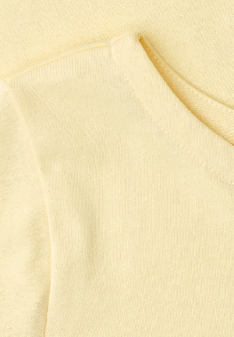 Basic T-Shirt mit U-Boot-Ausschnitt