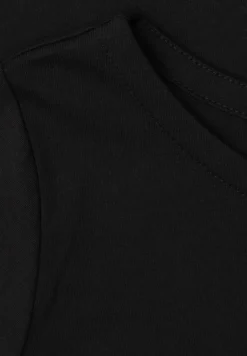 Basic T-Shirt mit U-Boot-Ausschnitt