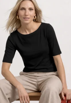 Basic T-Shirt mit U-Boot-Ausschnitt