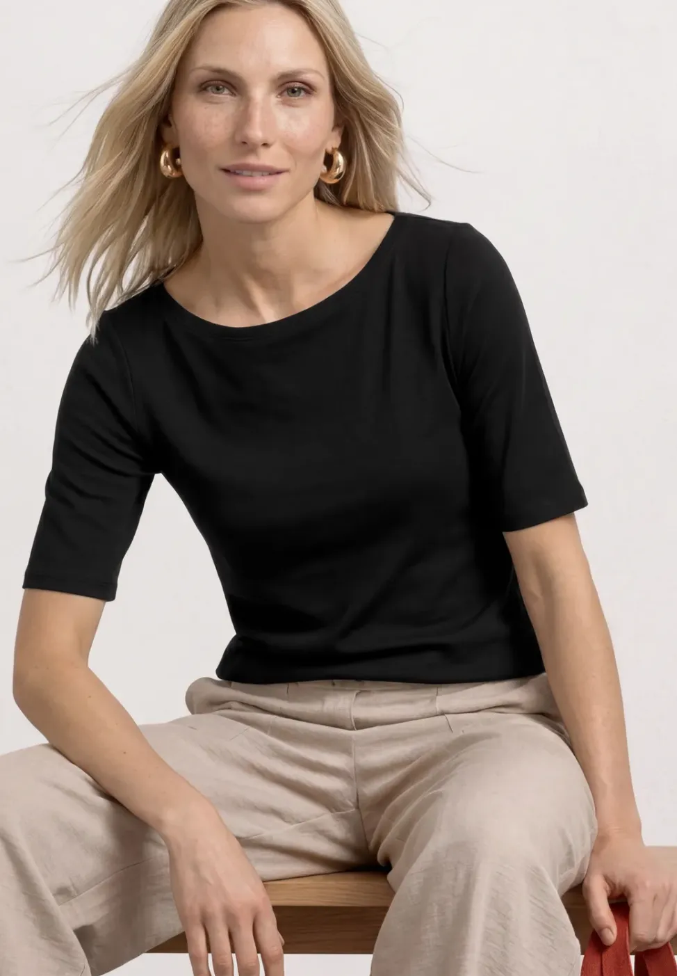 Basic T-Shirt mit U-Boot-Ausschnitt