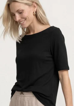 Basic T-Shirt mit U-Boot-Ausschnitt