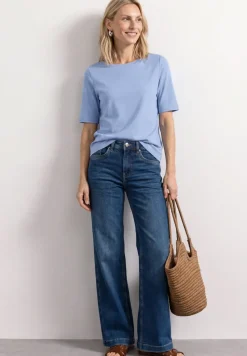Basic T-Shirt mit U-Boot-Ausschnitt