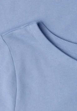 Basic T-Shirt mit U-Boot-Ausschnitt