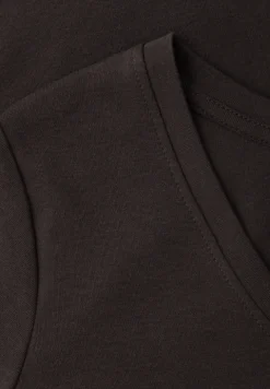 Basic T-Shirt mit V-Neck in Unifarbe