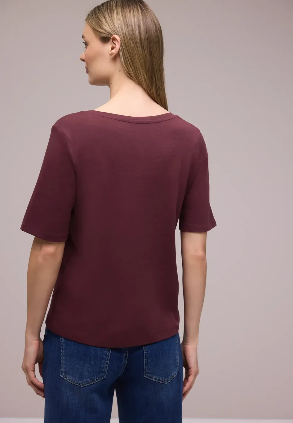Basic T-Shirt mit V-Neck in Unifarbe