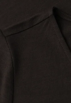 Basic T-Shirt mit V-Neck in Unifarbe