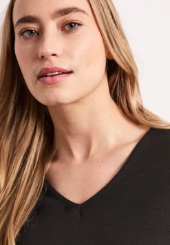Basic T-Shirt mit V-Neck in Unifarbe