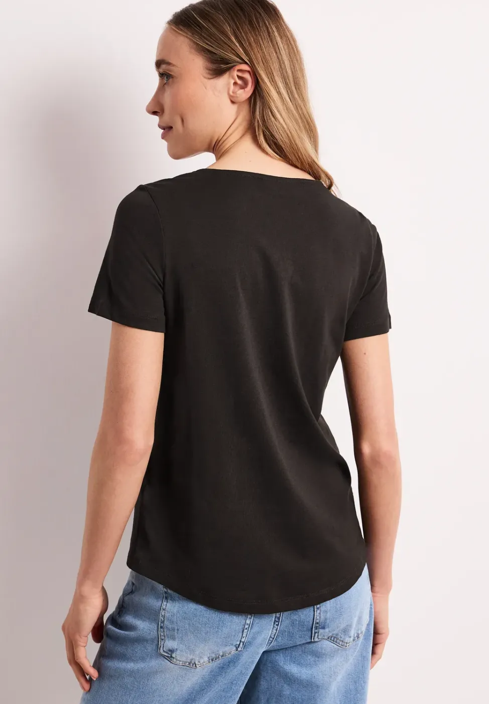 Basic T-Shirt mit V-Neck in Unifarbe