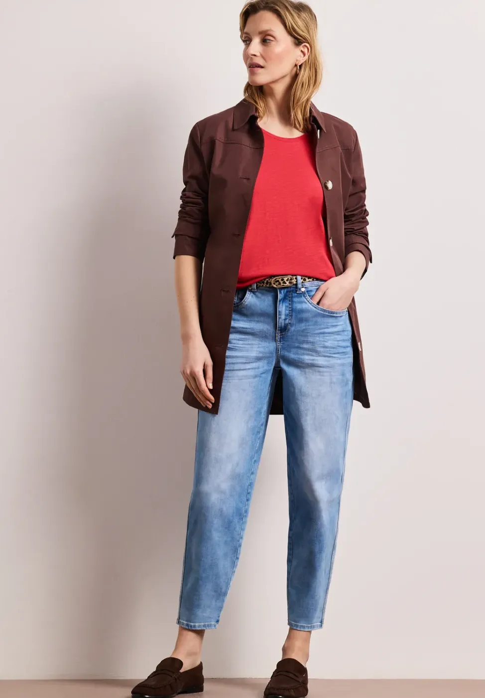 Basic T-Shirt mit V-Neck in Unifarbe