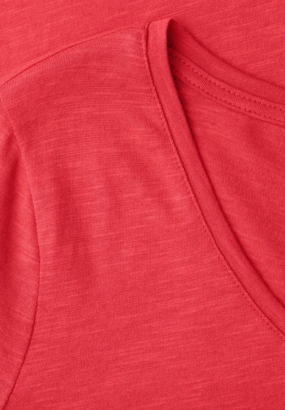 Basic T-Shirt mit V-Neck in Unifarbe
