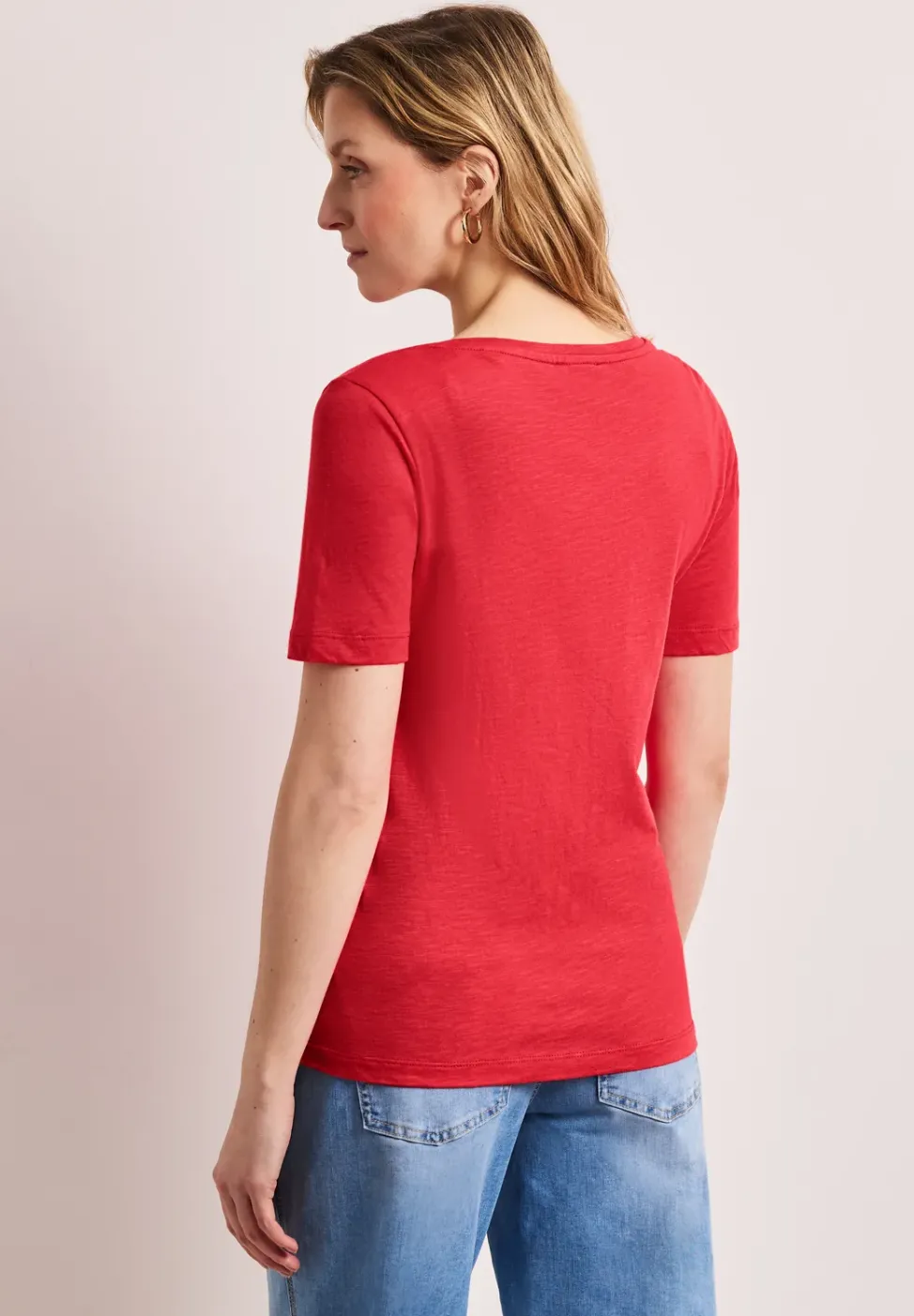 Basic T-Shirt mit V-Neck in Unifarbe