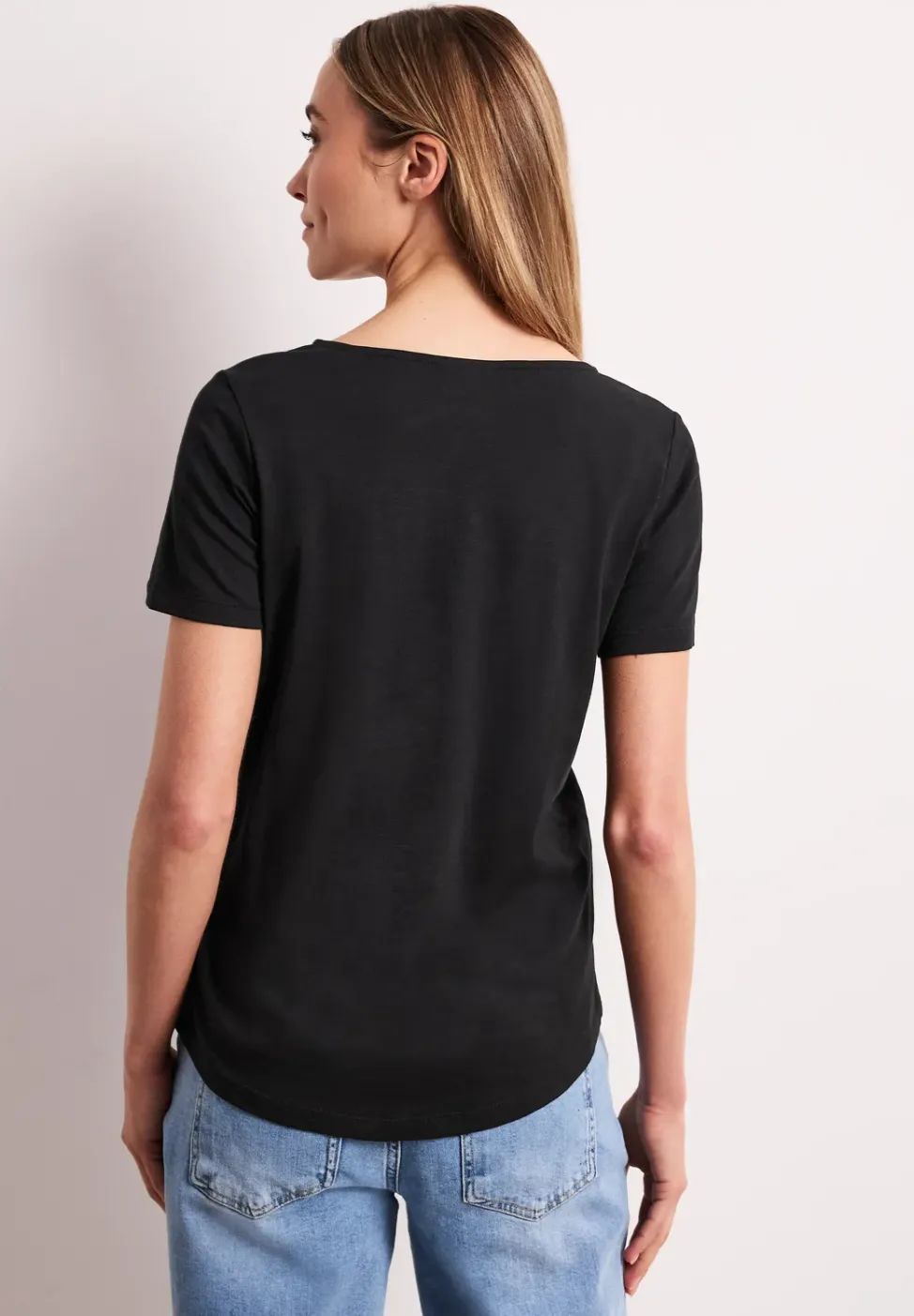 Basic T-Shirt mit V-Neck in Unifarbe