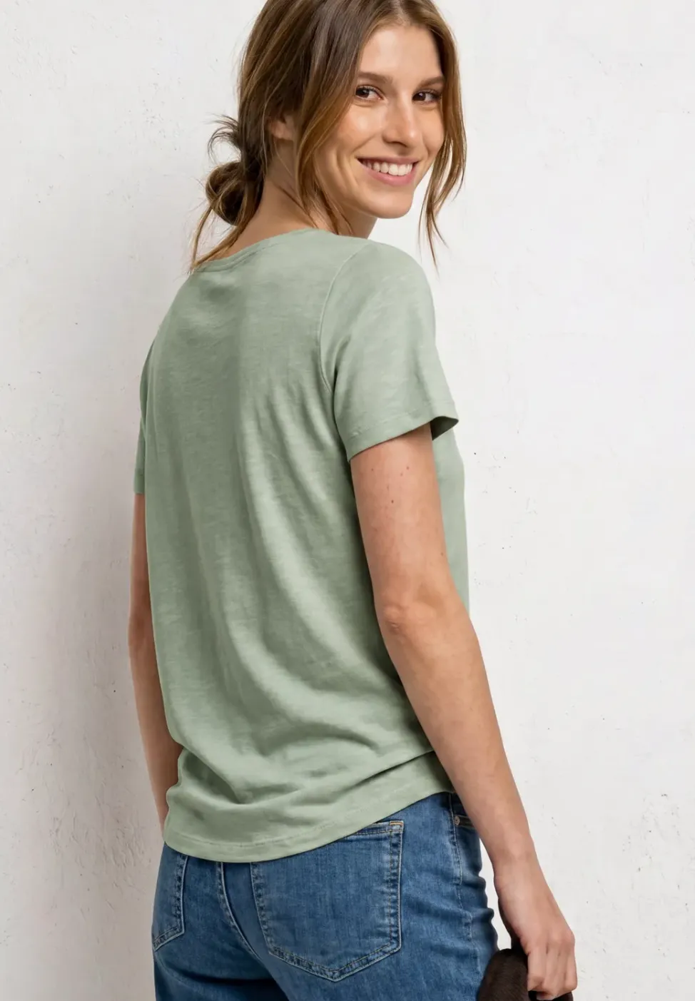 Basic T-Shirt mit V-Neck in Unifarbe