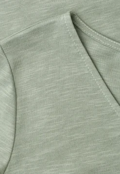 Basic T-Shirt mit V-Neck in Unifarbe