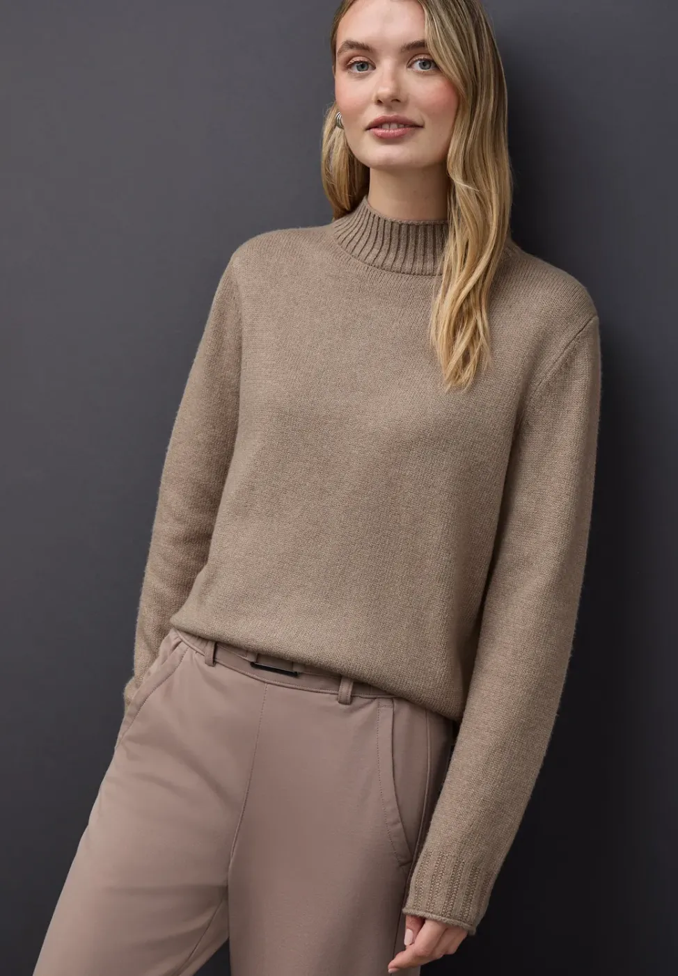 Basic Turtleneck Pullover
