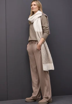 Basic Turtleneck Pullover