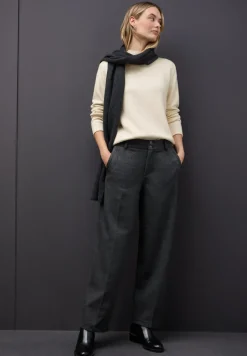 Basic Turtleneck Pullover