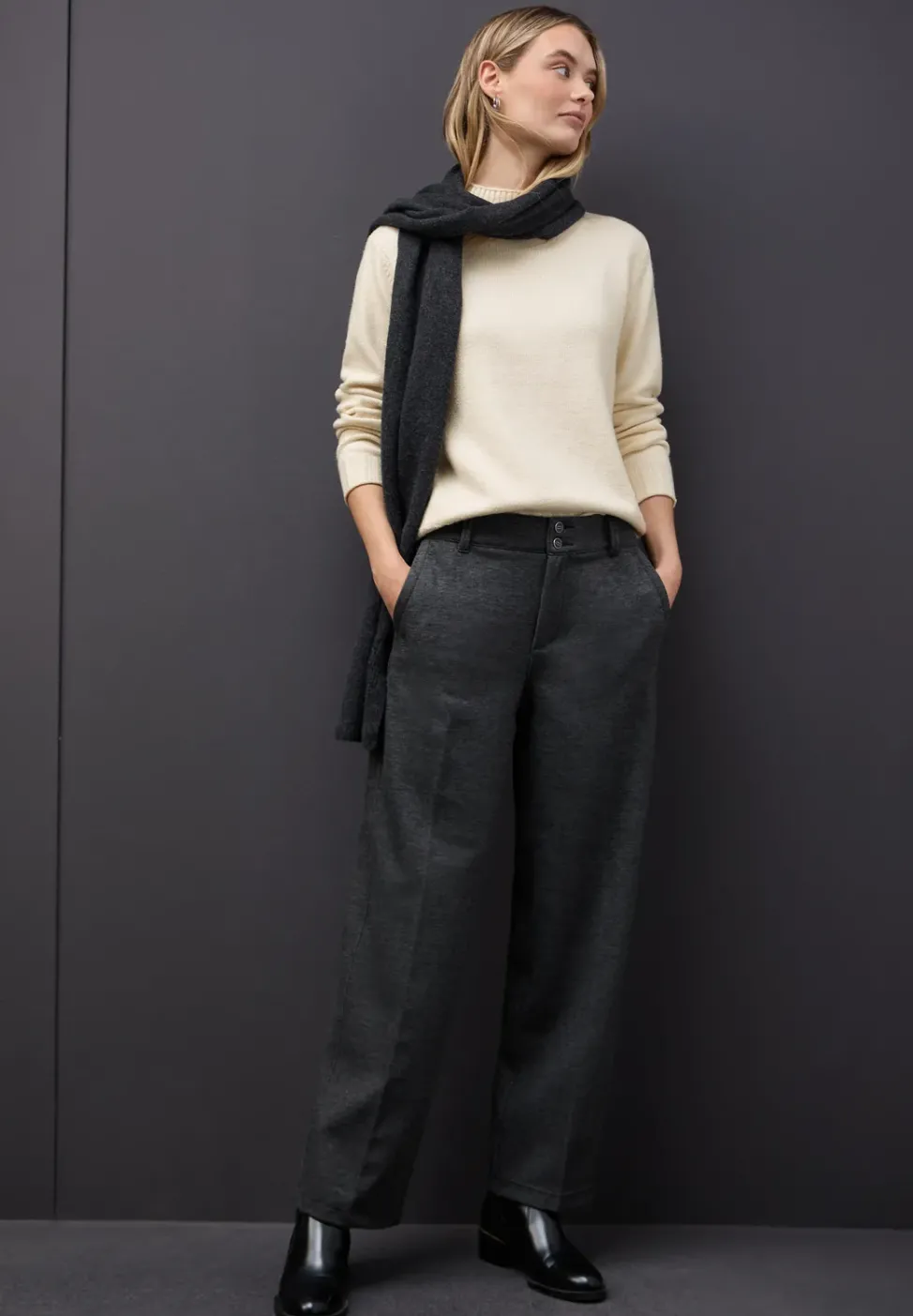 Basic Turtleneck Pullover