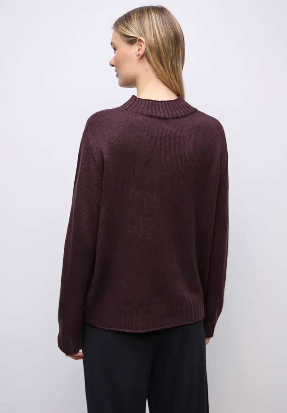 Basic Turtleneck Pullover