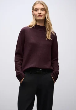 Basic Turtleneck Pullover