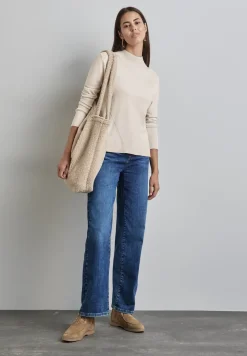 Basic Turtleneck Pullover