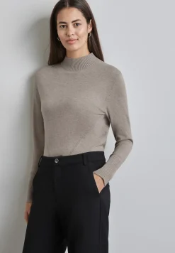 Basic Turtleneck Pullover