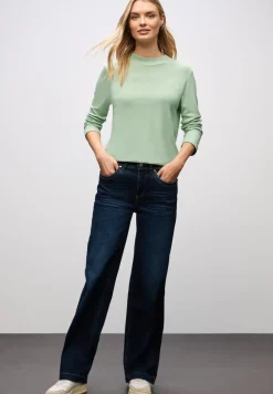 Basic Turtleneck Shirt