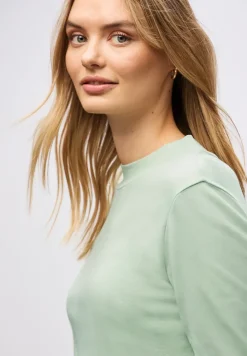 Basic Turtleneck Shirt