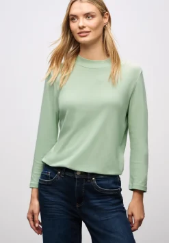 Basic Turtleneck Shirt
