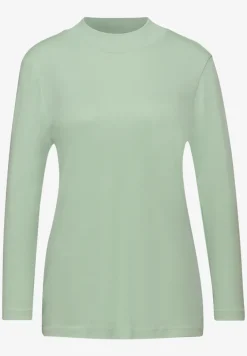 Basic Turtleneck Shirt