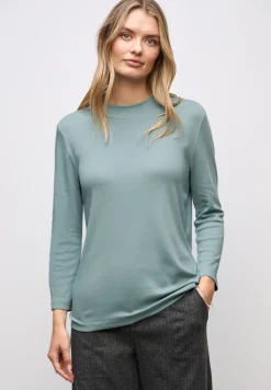 Basic Turtleneck Shirt