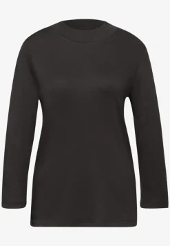 Basic Turtleneck Shirt