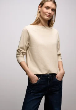 Basic U-Boot Pullover
