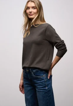 Basic U-Boot Pullover