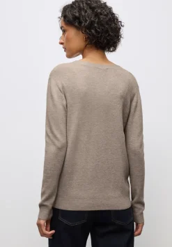 Basic V-Neck Pullover