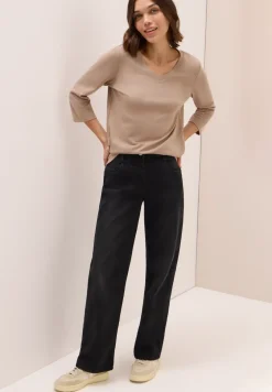 Basic V-Neck Shirt