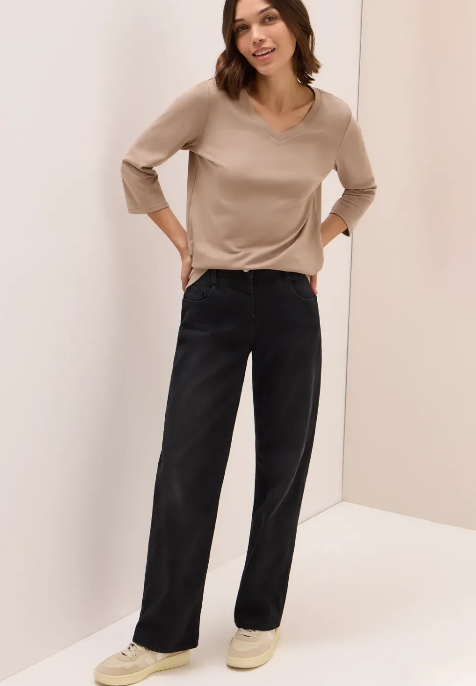 Basic V-Neck Shirt