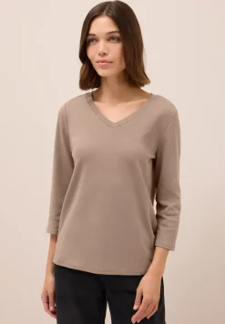 Basic V-Neck Shirt
