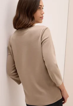 Basic V-Neck Shirt