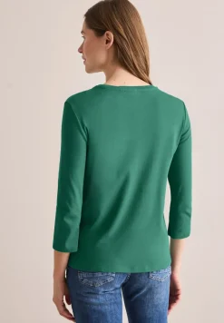 Basic V-Neck Shirt