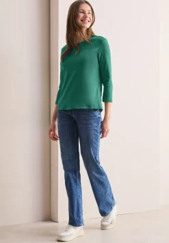 Basic V-Neck Shirt