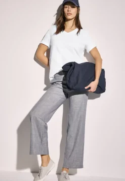 Basic V-Neck T-Shirt