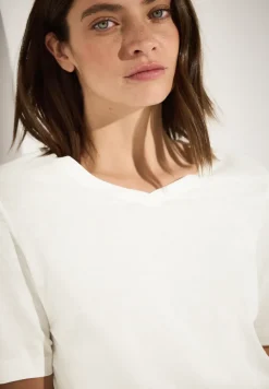 Basic V-Neck T-Shirt