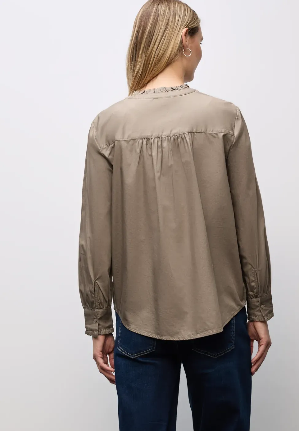 Baumwollbluse mit Rüschen