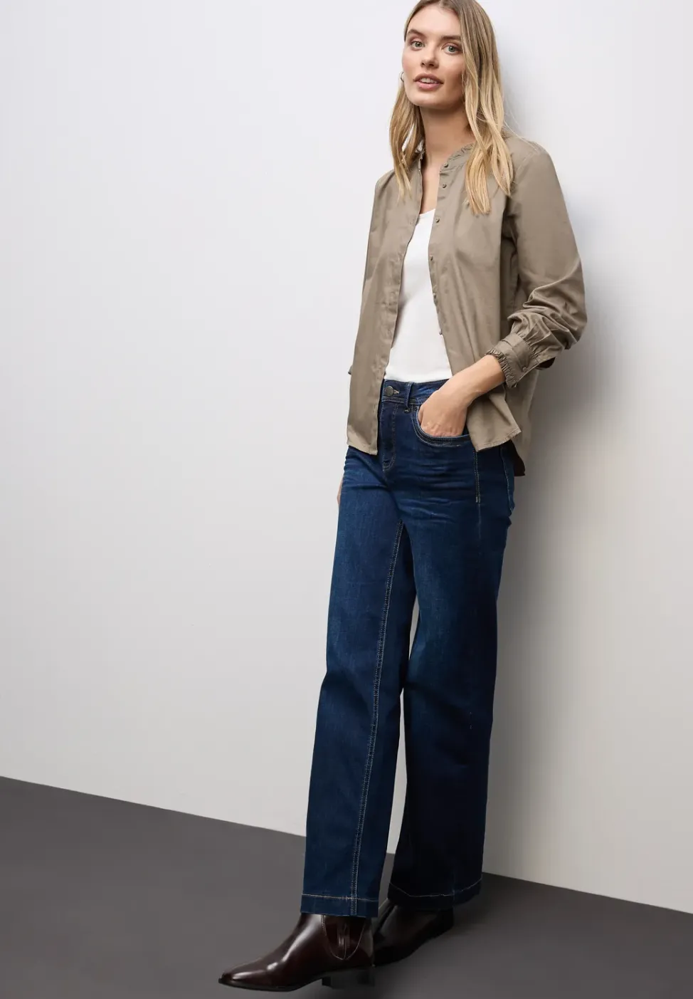 Baumwollbluse mit Rüschen
